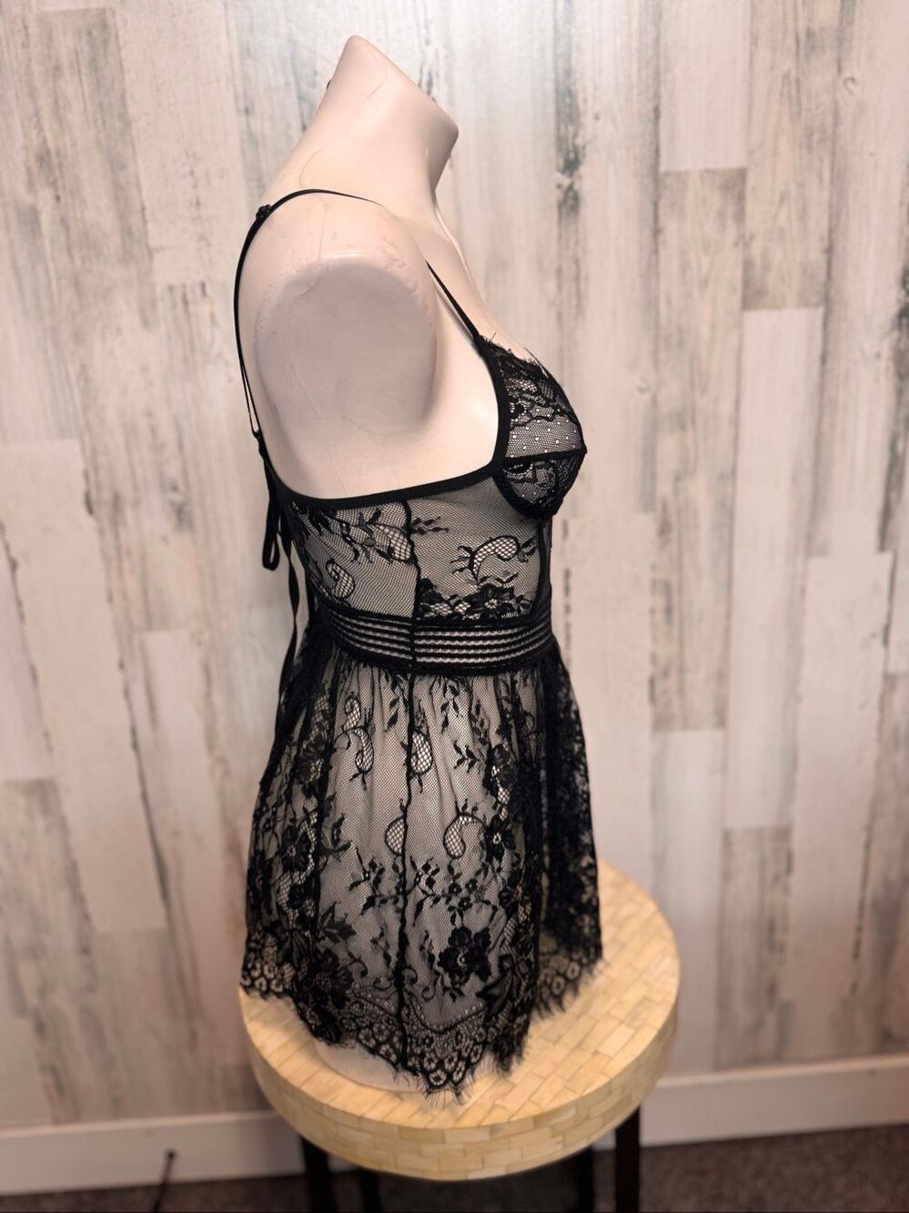 Black Floral Lace Babydoll Lingerie Chemise Open Back Eyelash Hem Womens Small - Picture 4 of 7
